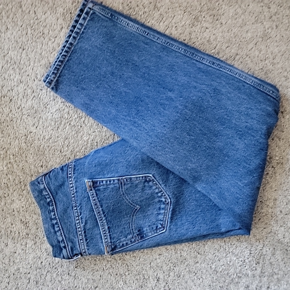 Mens Levi 36x30 no distress